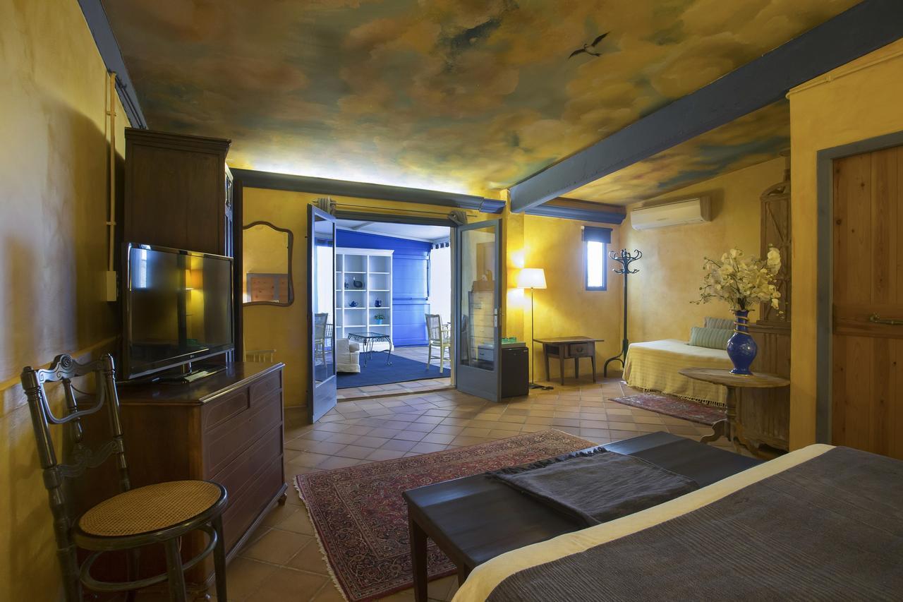 פרטלדה Hostal Blau מראה חיצוני תמונה